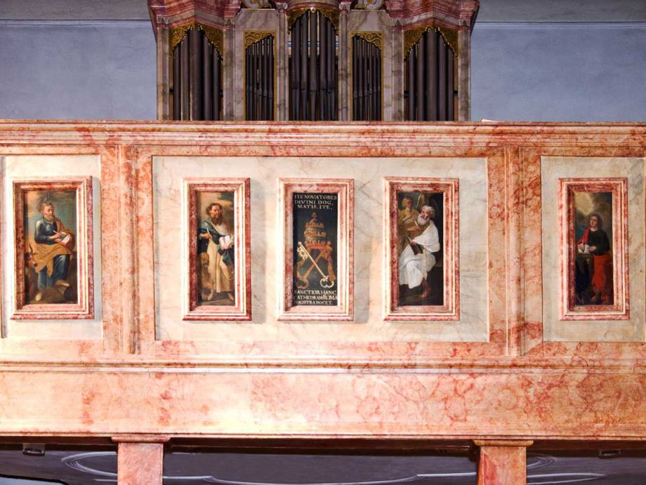 74 Orgelempore mit 5 Bildtafeln an der Brüstung