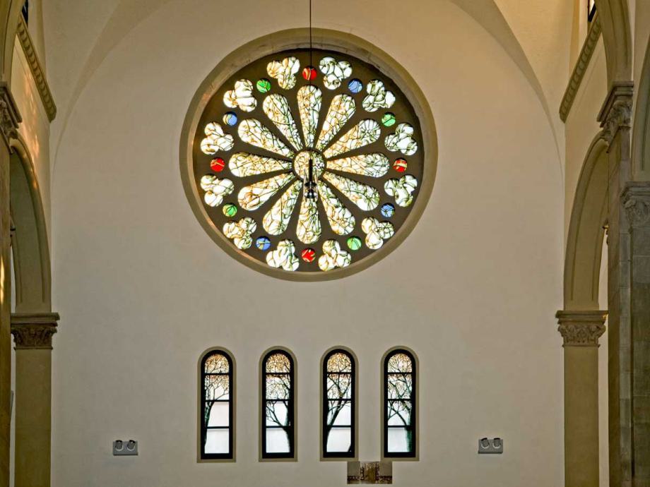 Rosette und Lanzettfenster