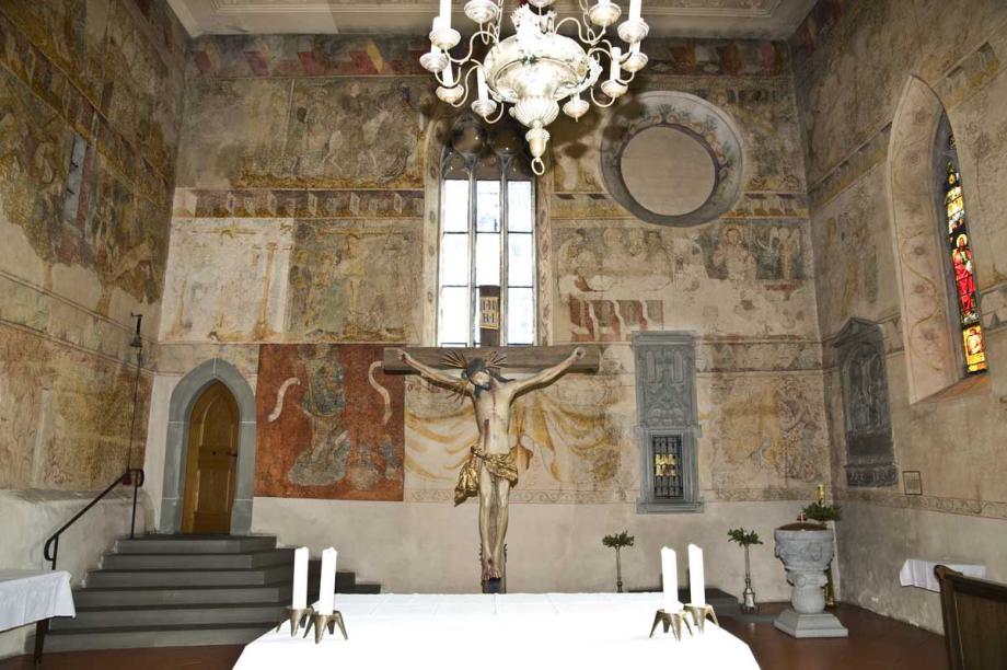 mit stehendem Crucifix