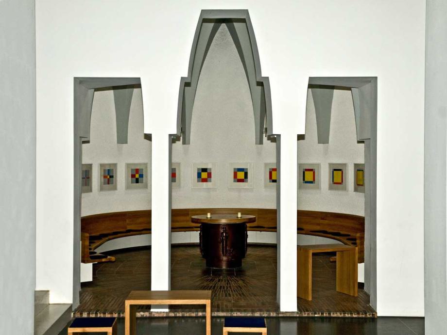 Blick aus dem Chor in die ehemalige Taufkapelle
